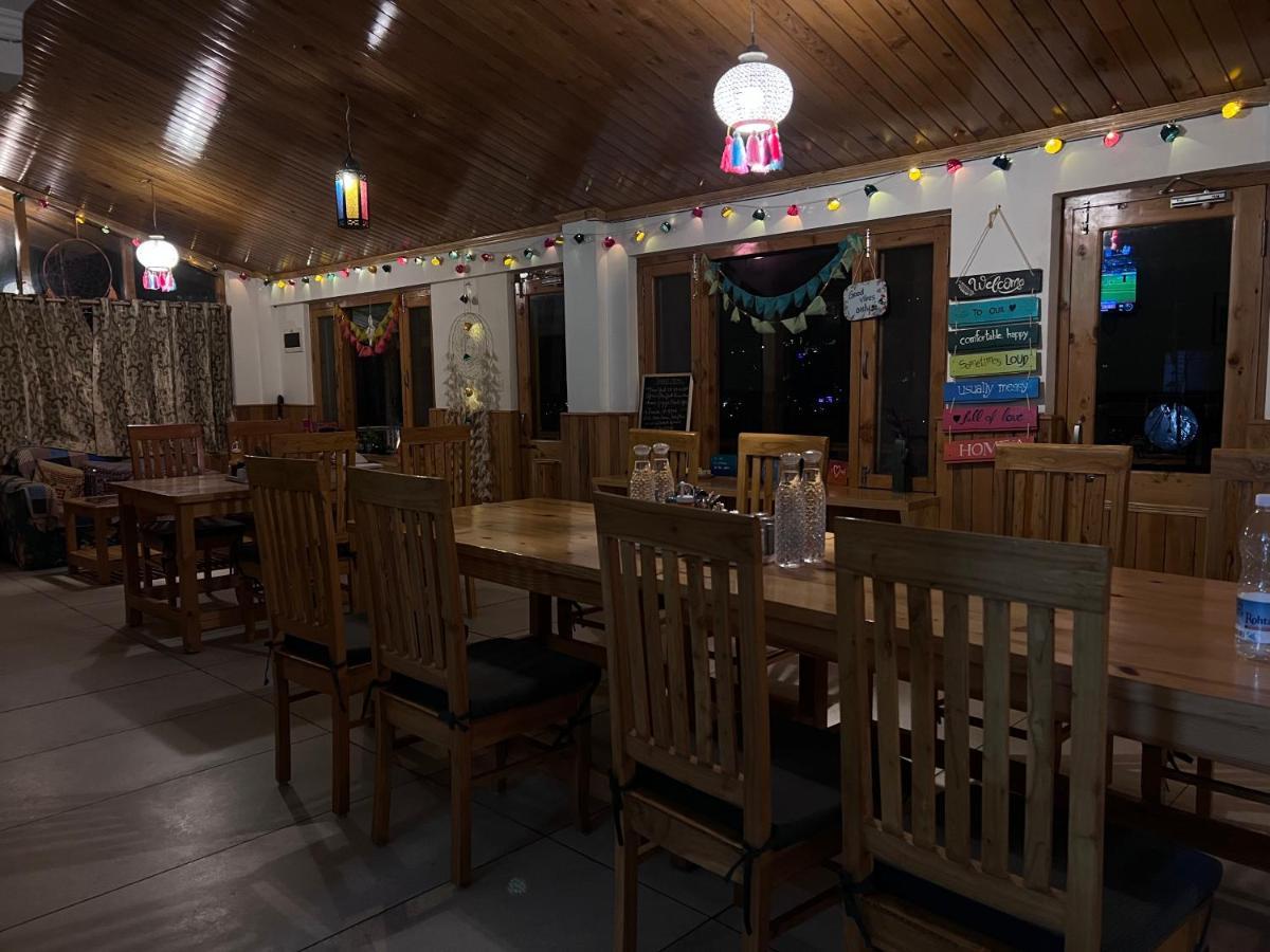 The Homstel Manali Vandrarhem Exteriör bild