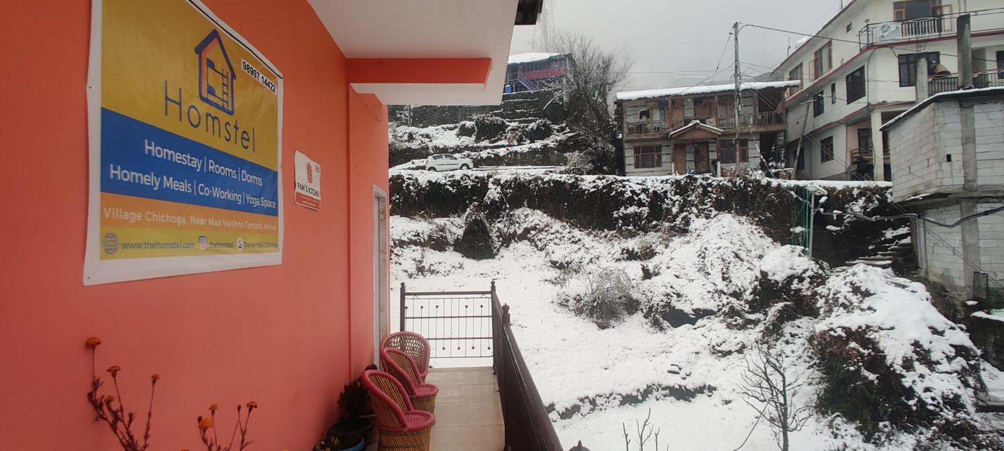 The Homstel Manali Vandrarhem Exteriör bild